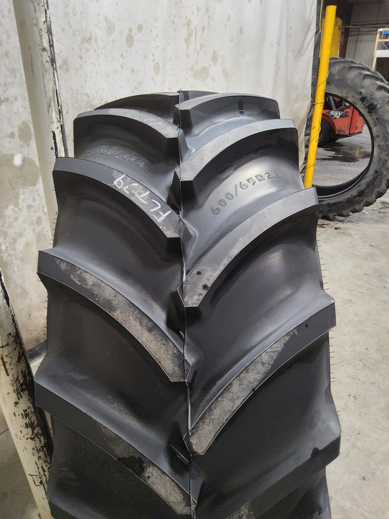 NEW_TAKEOFF 600/65R28 Goodyear Farm DT824 Optitrac R-1W 154B 99